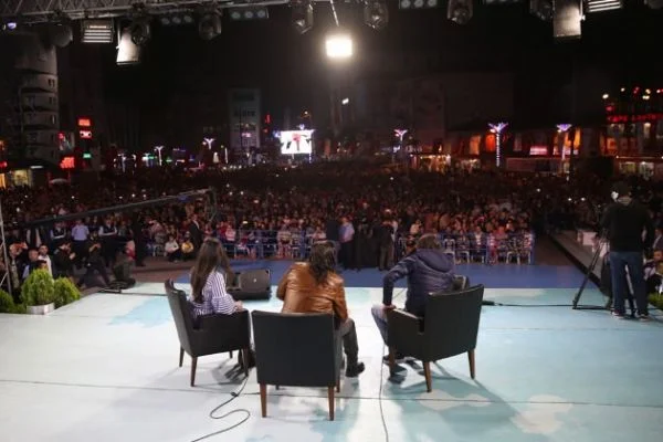 'Diriliş Ertuğrul' oyuncuları Esenler'de bir araya geldi!