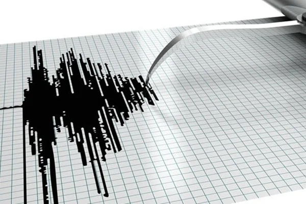 İzmir'de 5 büyüklüğünde deprem