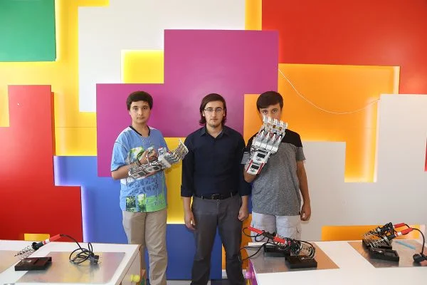 Küçük mucitlerden robotik kol