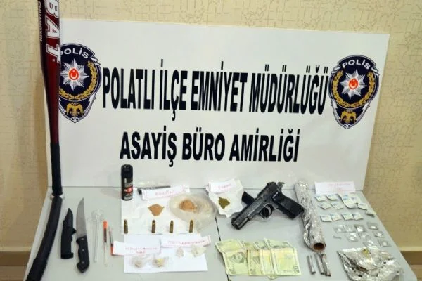 Polis zehir tacirlerine göz açtırmıyor