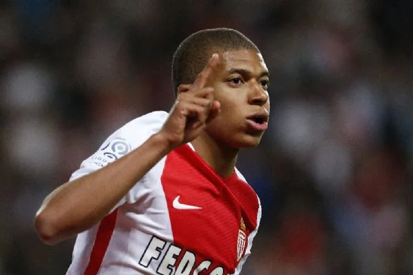 Real Madrid'den Mbappe için 180 milyon Euro