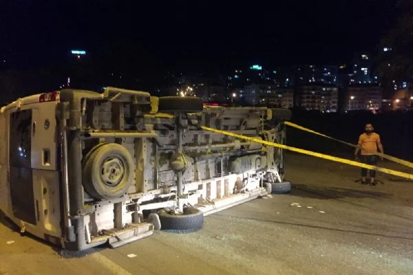 Giresun'da yolcu minibüsü ile otomobil çarpıştı: 12 yaralı