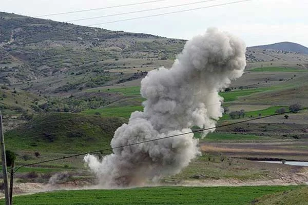 Hakkari'de yola tuzaklanan 7 patlayıcı imha edildi