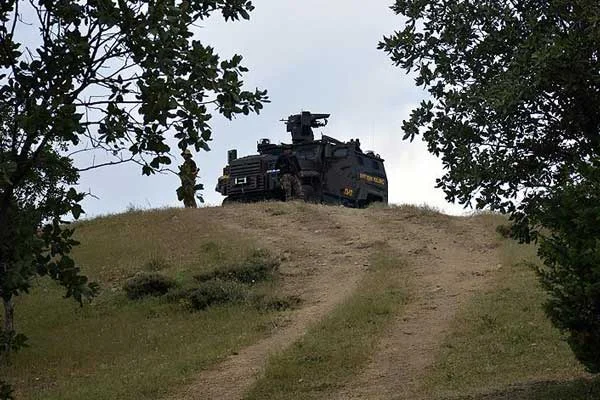 Mardin'de 2 kadın terörist teslim oldu