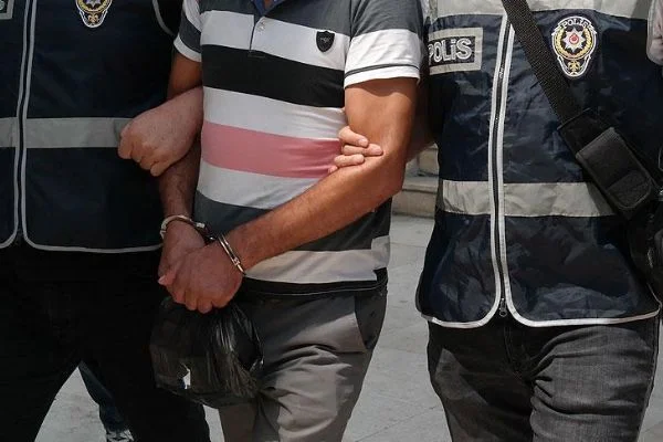 Van'da FETÖ/PDY operasyonu: 22 kişi gözaltına alındı