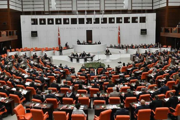 127 maddelik torba yasa TBMM'de kabul edildi