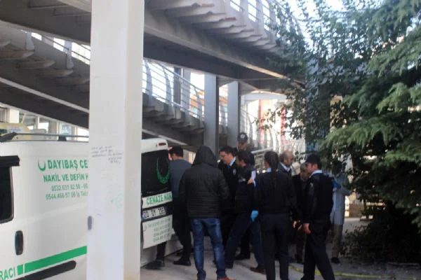 Denizli'de 5. kattaki iskeleden düşen işçi öldü