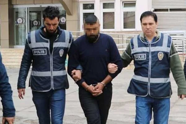 Telefondan polis telsizi sesi dinletip gasbettiler