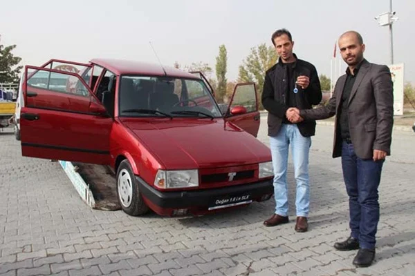 15 bin liralık arabayı 50 bin liraya sattı