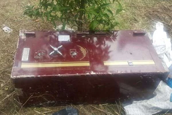 Adana'da hırsızlar çaldıkları kasayı bahçeye attı