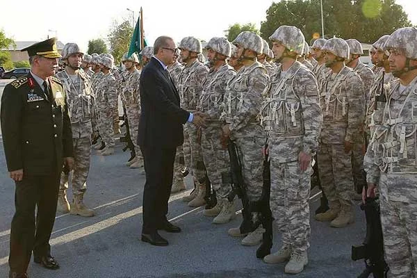 Erdoğan'a Katar'da 'milli tüfek'li karşılama