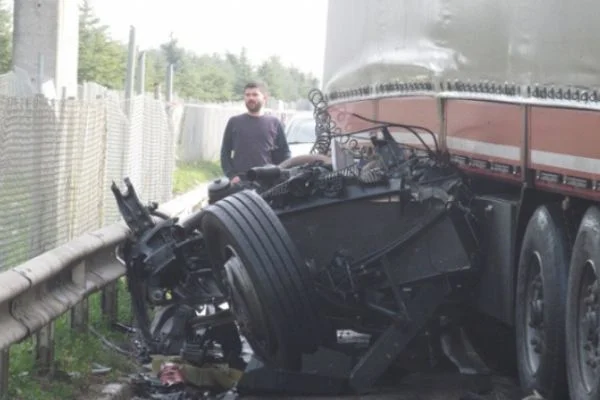Gebze'de zincirleme kaza: 1 ölü, 4 yaralı