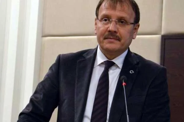 Hakan Çavuşoğlu'ndan Yunanca yardım çağrısı