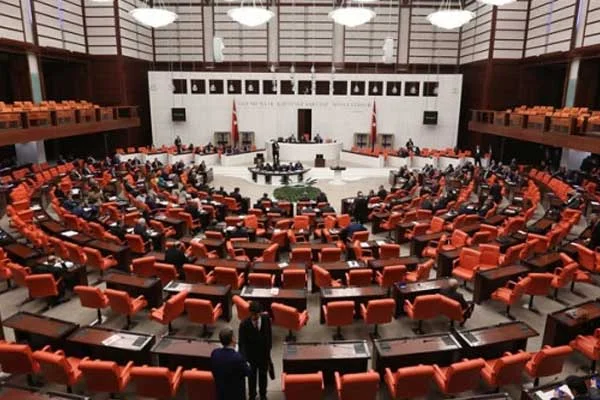 Yeni düzenlemede isteyen adını ve soyadını değiştirebilecek