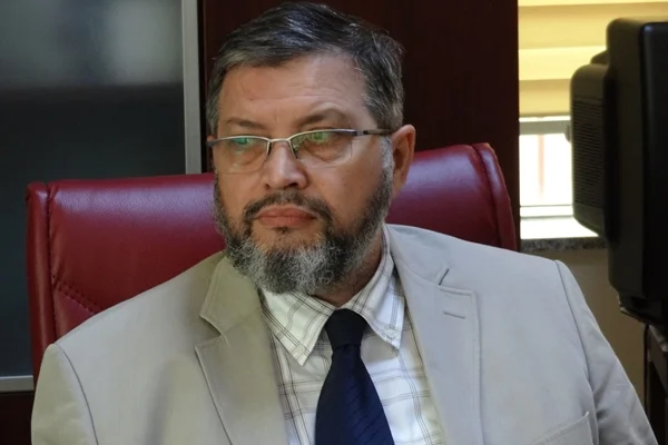 Ahmet Tabakoğlu kimdir ?