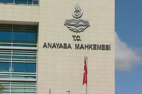 AYM'den CHP hakkında suç duyurusu