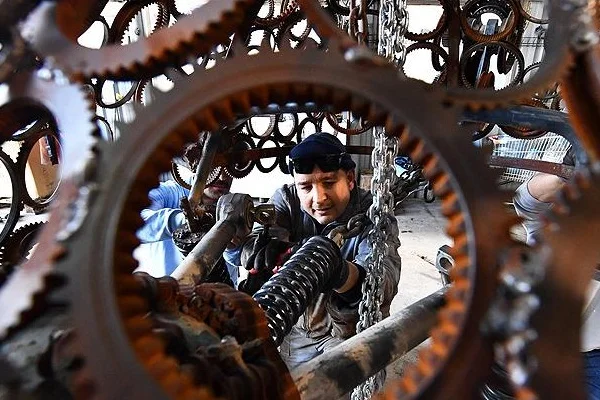 Hurdaları sanat eserlerine dönüştürdüler