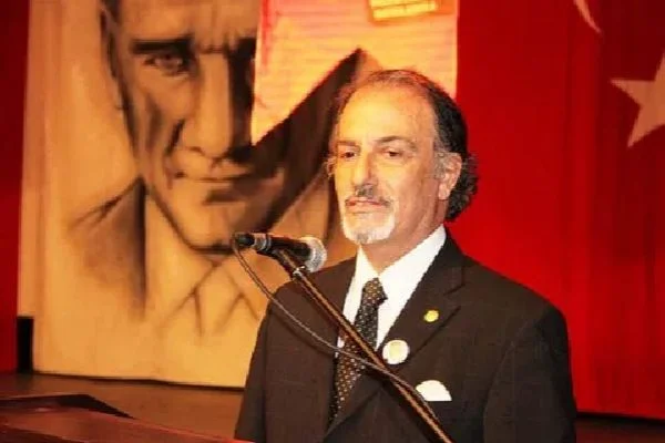 Orhan Çekiç kimdir?