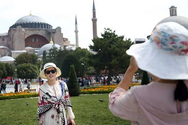 Turistlerin tercihi Antalya ve İstanbul oldu