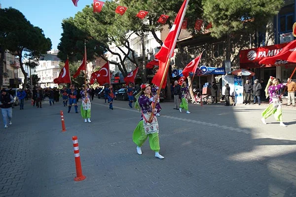 Uluslararası Burhaniye Zeytin ve Zeytinyağı Hasat Festivali başladı
