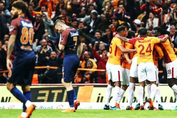 Galatasaray liderliği geri aldı