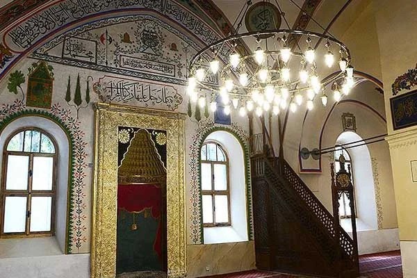 600 yıllık Uşak Ulu Cami ayağa kaldırıldı