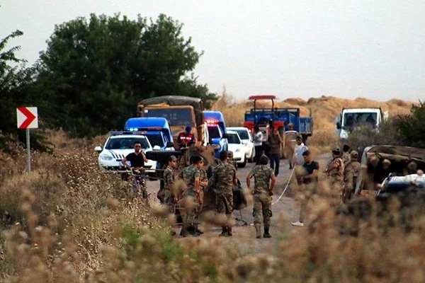 Askeri araç devrildi: 11 asker hafif yaralı