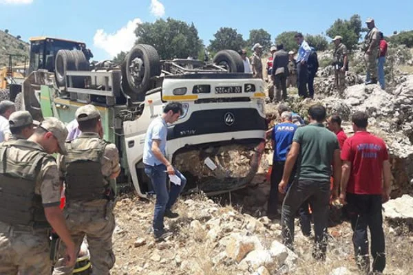 Adıyaman'da korkunç kaza: 2 ölü, 1 yaralı