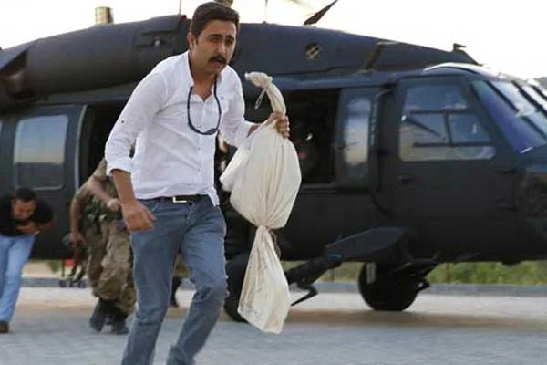 Oy pusulaları askeri helikopterle taşındı