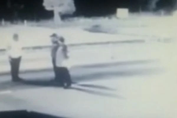 Alkollü kadın polise böyle çarptı