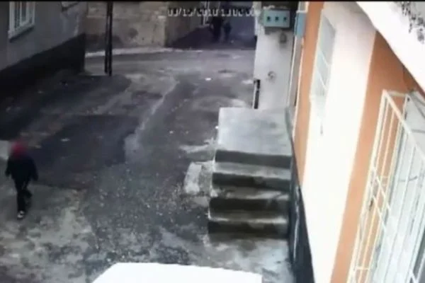 'Çiğ köfte' bahanesiyle 46 evden hırsızlık yaptı