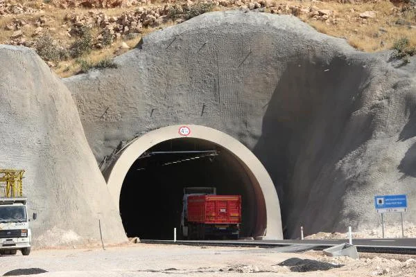 Cudi Dağı Tüneli kullanıma açıldı