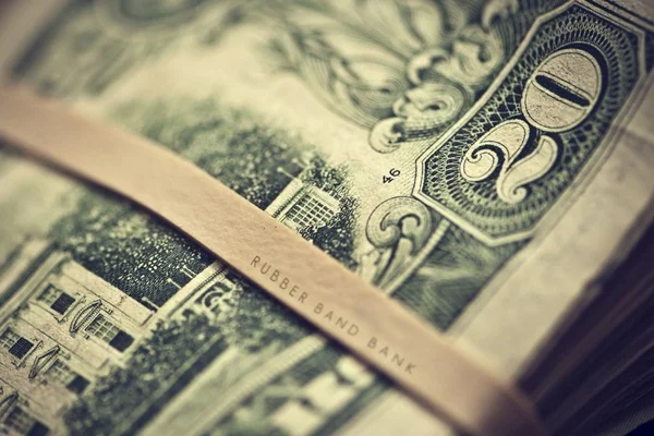 Dolar 6 TL'nin altına düştü