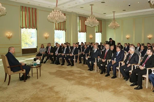 Erdoğan, Berlin'de Türk sivil toplum kuruluşlarının temsilcileriyle bir araya geldi