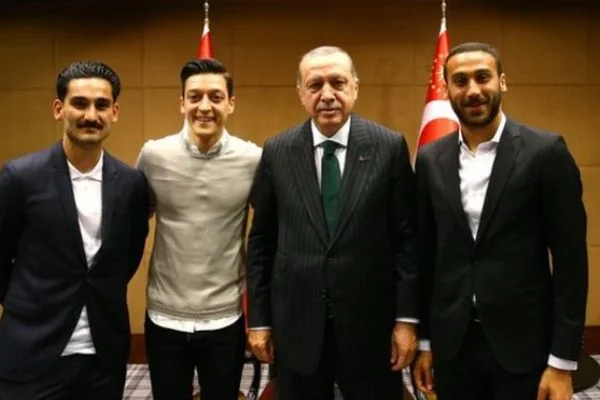 Erdoğan'dan Alman basınına Mesut Özil açıklaması