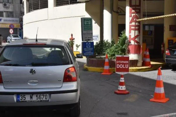 Fırtınaya hazırlık! Kapalı otoparklar tamamen doldu