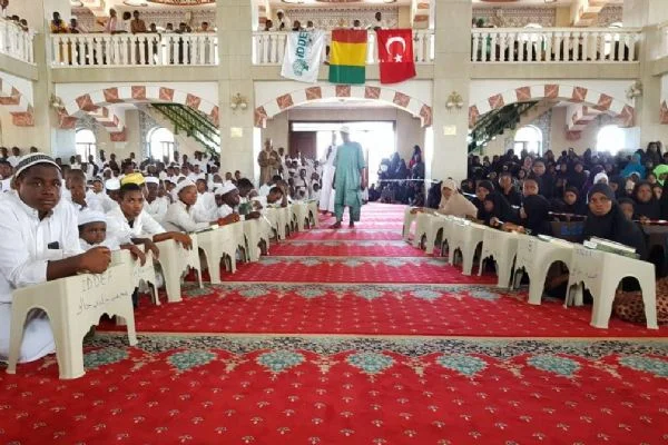 İDDEF'ten Kur'an-ı Kerim yarışmasıyla mezuniyet