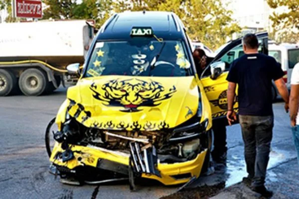 Isparta'da zincirleme kaza: 3 yaralı
