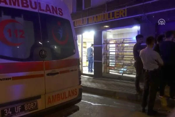 Kağıthane'de sokak ortasında bıçaklı saldırı