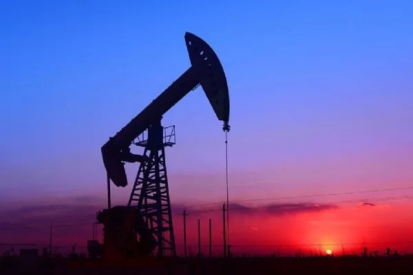 Petrol fiyatları 100 doları buldu. Dünya ekonomisi nasıl etkilenecek?
