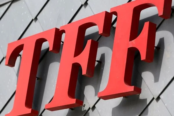 PFDK'dan Beşiktaş ve Fenerbahçe'ye para cezası