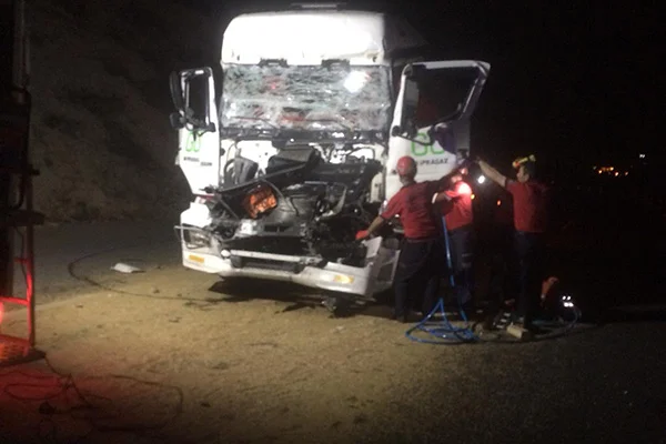 Şanlıurfa'da tanker tıra çarptı: 1 ölü