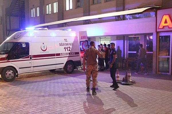 Siirt'te askeri araç devrildı, 3 asker yaralandı