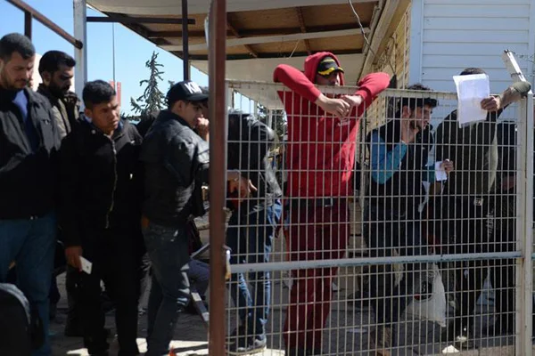Türkiye'den 639 Suriyeli sınır dışı edildi