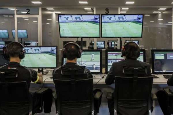 UEFA Şampiyonlar Ligi'nde 'VAR' sistemi uygulanacak