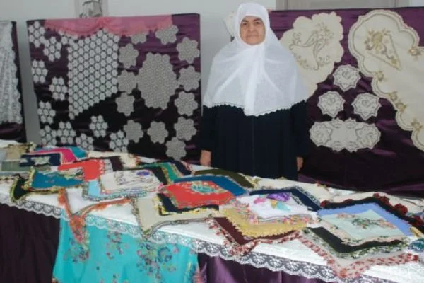 77 yaşındaki nine yaptıkları ile hayran bıraktı