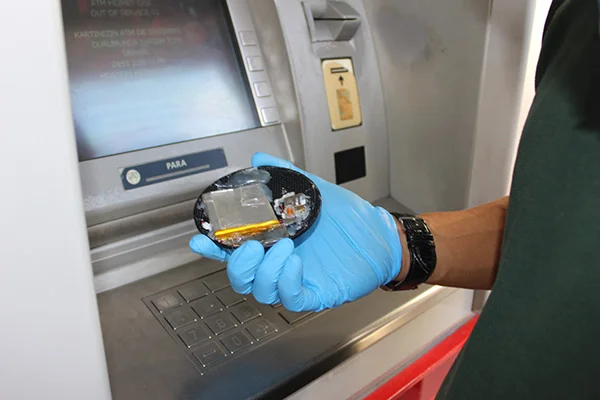 Adana'da ATM'de kart kopyalama düzeneği bulundu