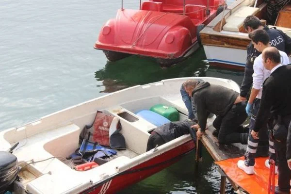 Avcılar'da denizde can pazarı
