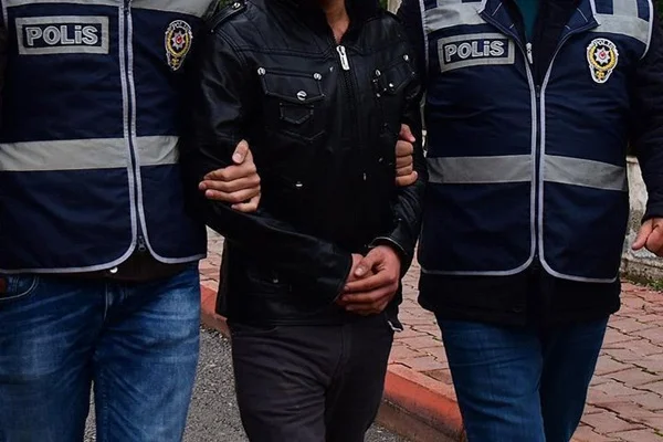 Avustralya'dan gelen PKK'lı aile yakalandı