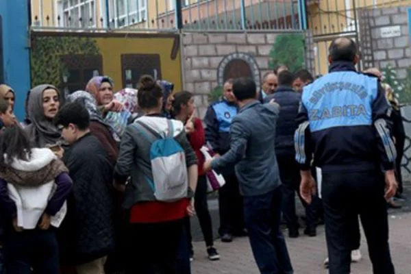 Bahçelievler'de okulda yangın!